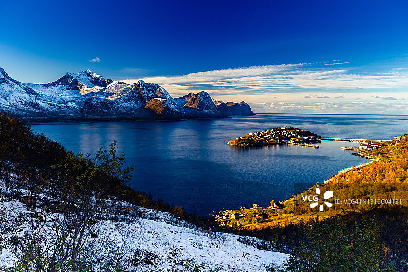 胡索伊，塞尼亚岛，秋季，白天图片素材