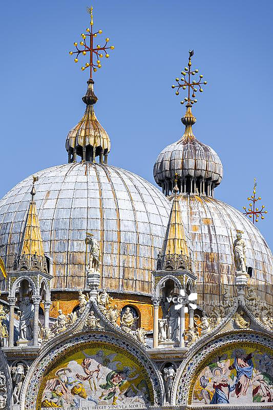 意大利威尼托圣马可大教堂外墙与穹顶图片素材