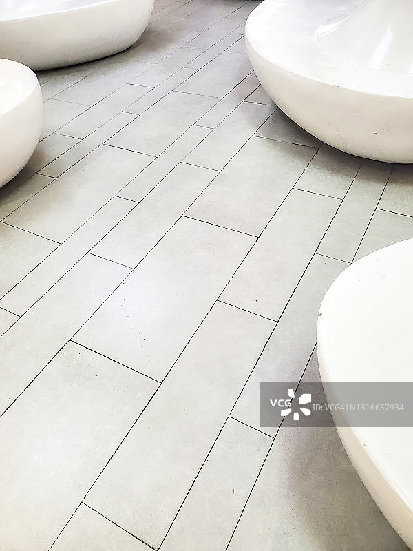 广场白色石墩抽象图案图片素材