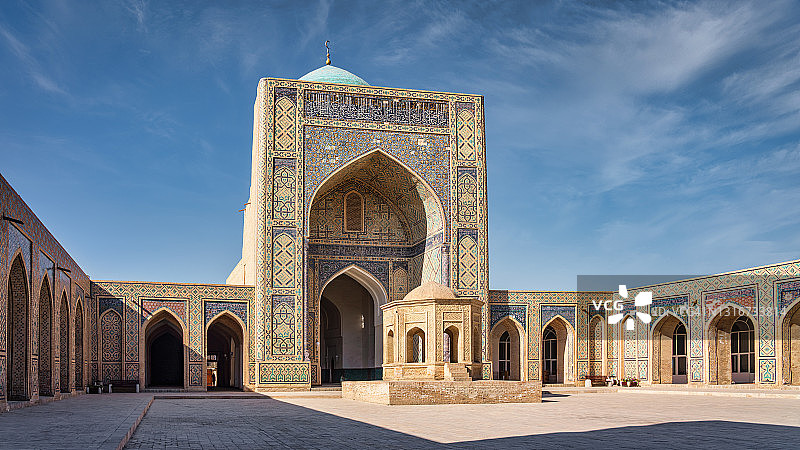 乌兹别克斯坦布哈拉波依卡扬庭院全景图片素材