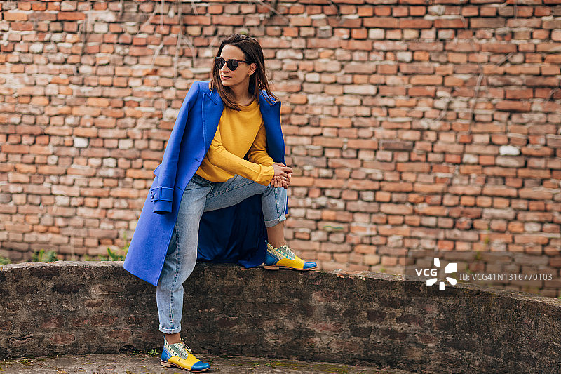 户外时尚女性图片素材