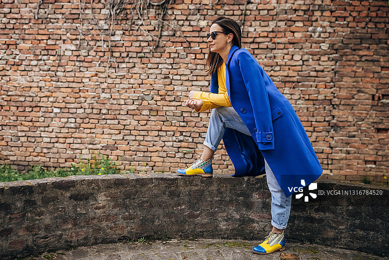 户外时尚女性图片素材