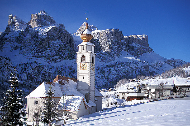 雪景山村图片素材