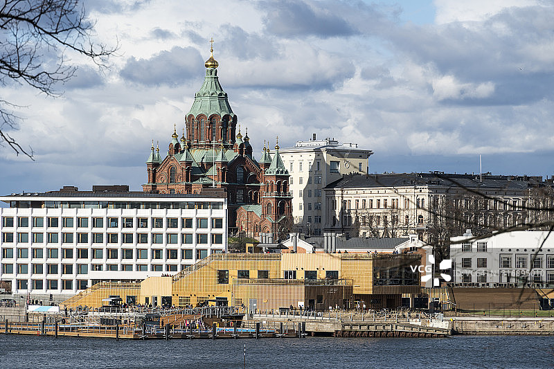 芬兰首都赫尔辛基的乌斯佩斯基东正教大教堂图片素材