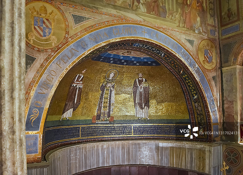 意大利罗马圣阿涅塞教堂后殿的马赛克图片素材