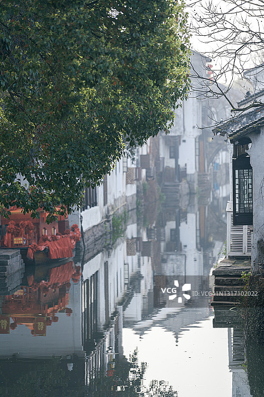 中国江南水乡古镇周庄的清晨图片素材