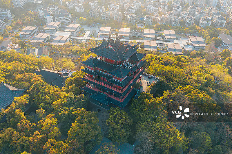 中国杭州城隍阁的日落景观图片素材