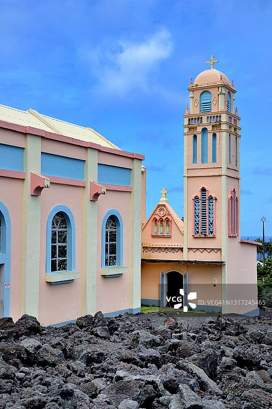 留尼汪岛富尔奈斯火山附近的圣罗斯熔岩圣母教堂图片素材