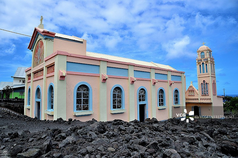 留尼汪岛富尔奈斯火山附近的圣罗斯熔岩圣母教堂图片素材