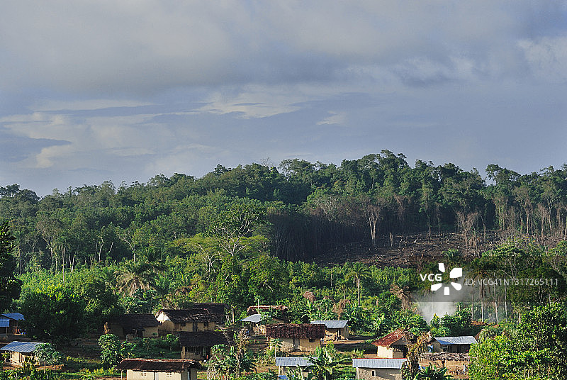 利比里亚图布曼堡附近偏远传统村庄景观图片素材