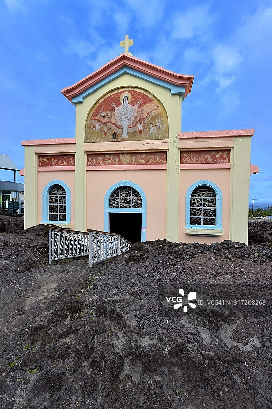 留尼汪岛富尔奈斯火山附近的圣罗斯熔岩圣母教堂图片素材