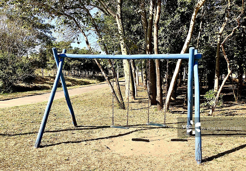 公园秋千图片素材