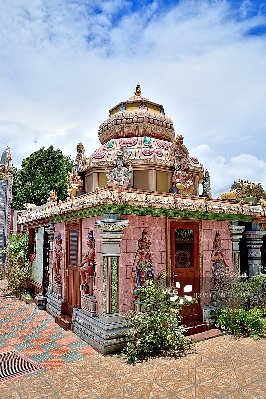 留尼汪岛圣但尼的印度阿什塔拉克希米和萨普塔玛塔神庙图片素材