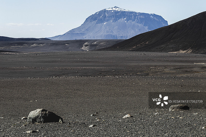 冰岛F910公路通往阿斯基亚火山的黑色火山砂石沙漠图片素材