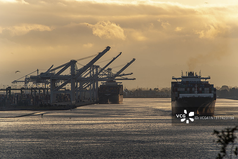 美国加利福尼亚州旧金山湾奥克兰港图片素材