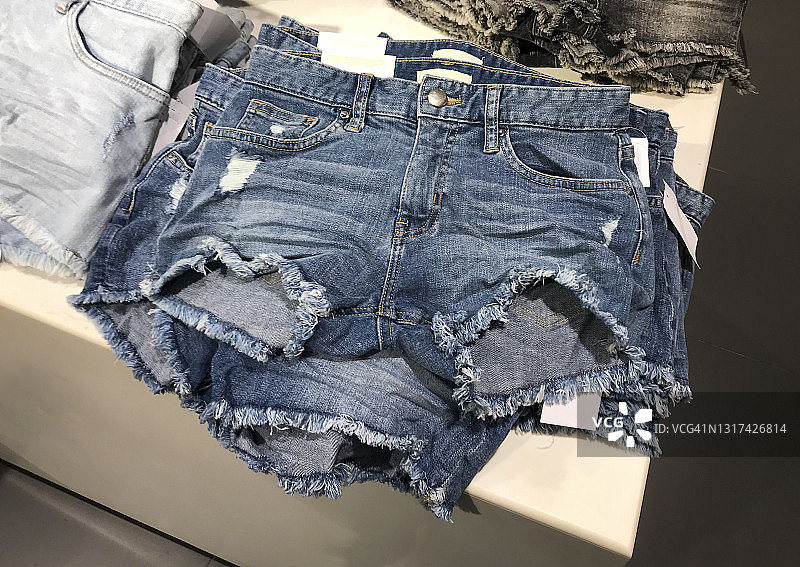 牛仔短裤图片素材