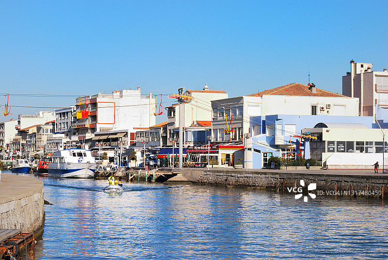 帕拉瓦莱弗洛：渔港船只图片素材