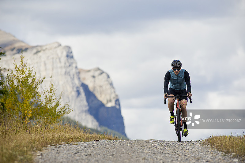 砾石路自行车骑行图片素材