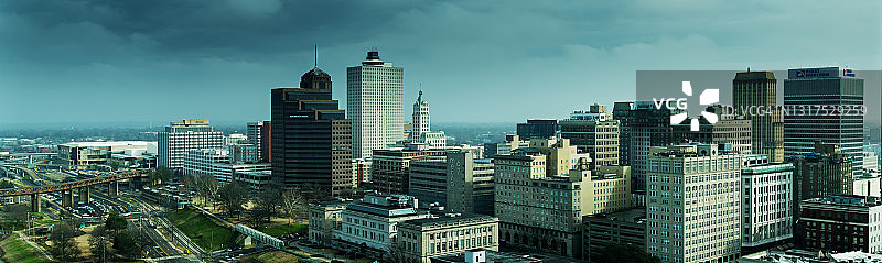 田纳西州孟菲斯河滨大道沿线办公楼全景航拍图片素材