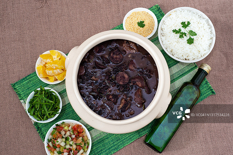 巴西黑豆饭美食，顶视图图片素材