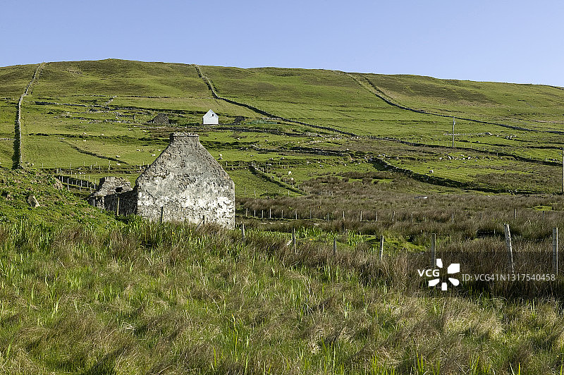 爱尔兰克莱尔岛上的石头小屋遗址图片素材