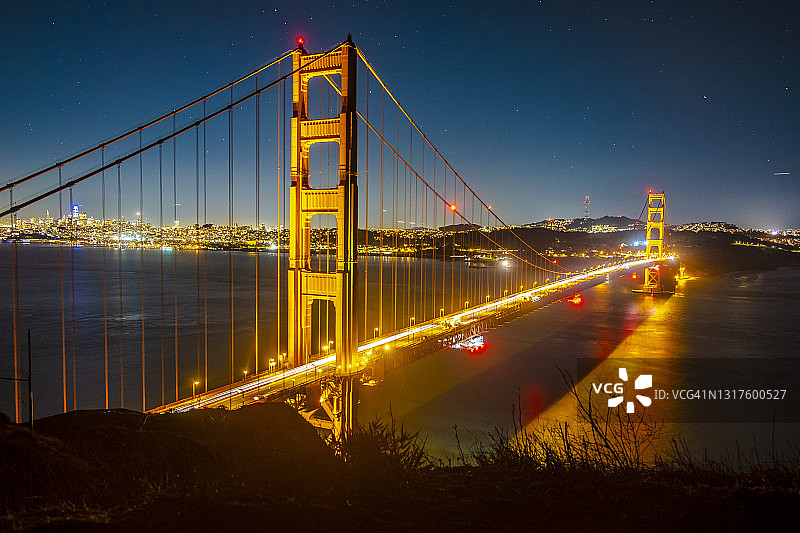 夜幕下的金门大桥与斯宾塞炮台图片素材