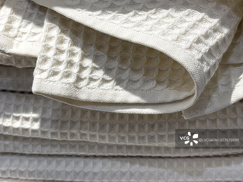 整齐堆放的毛巾图片素材