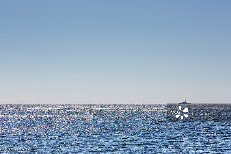 在地中海巡逻的海关船图片素材