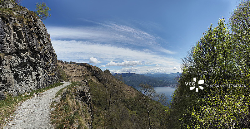 莫里索洛山古老军用道路全景图片素材