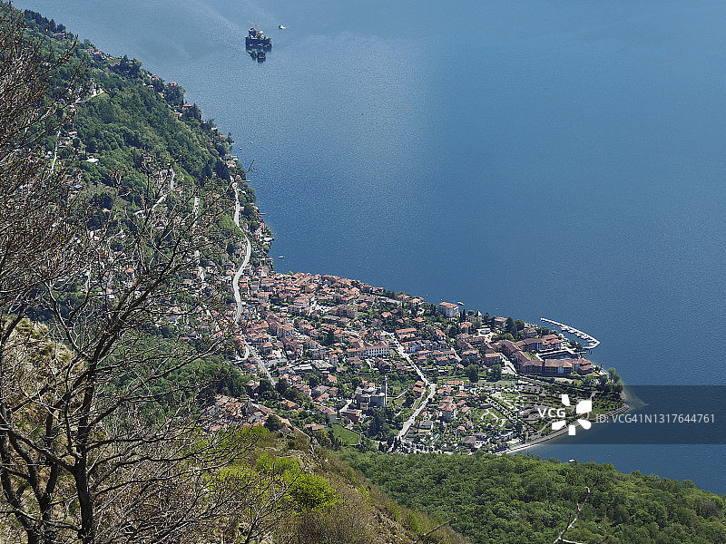 从莫里索洛山看坎内罗里维埃拉，马焦雷湖，意大利北部图片素材