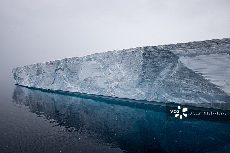 在南极的冰山图片素材