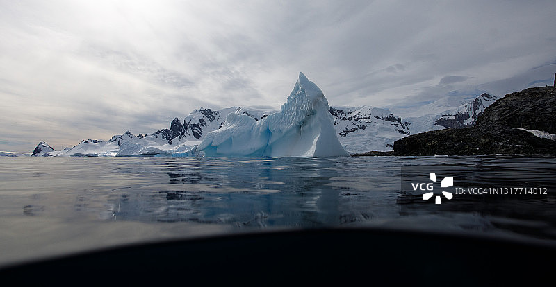 在南极的冰山图片素材