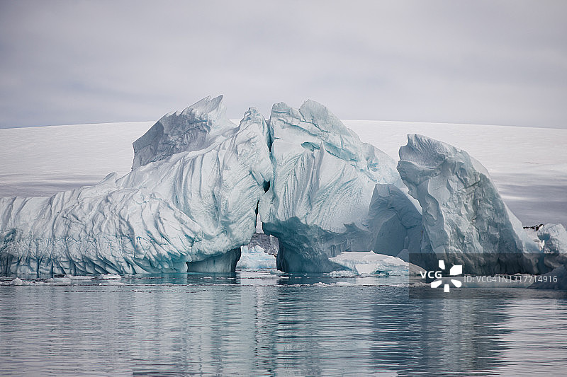 在南极的冰山图片素材