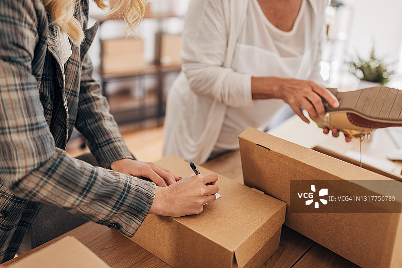 为顾客准备订单图片素材