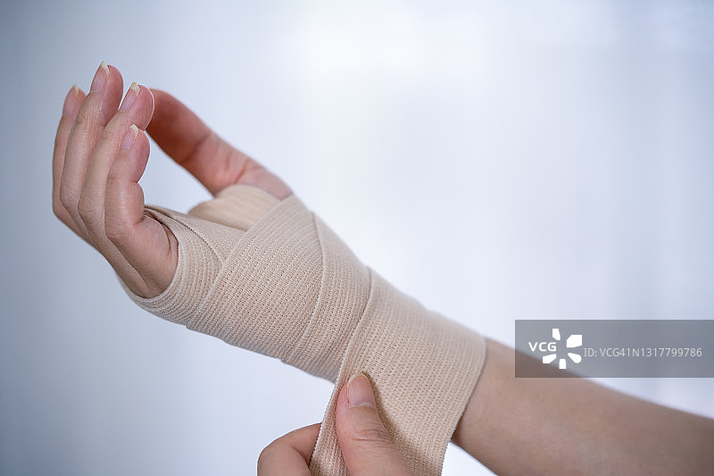 手腕疼痛图片素材