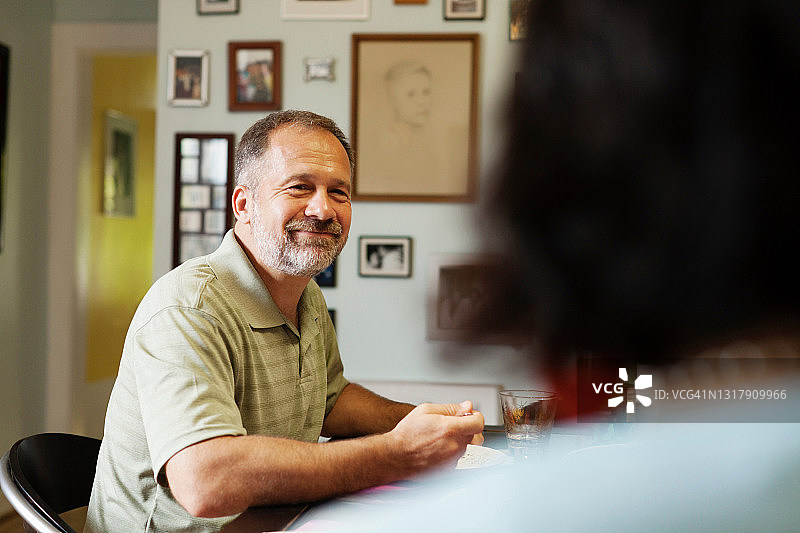 夫妻用餐图片素材