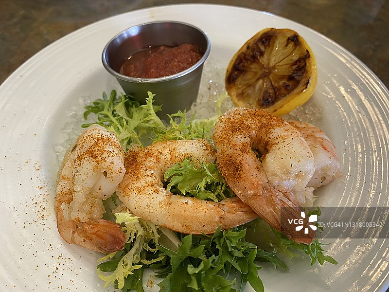 巨型鲜虾鸡尾酒图片素材