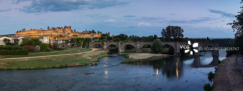 卡尔卡松城全景（奥德省/朗格多克-鲁西荣，法国）图片素材