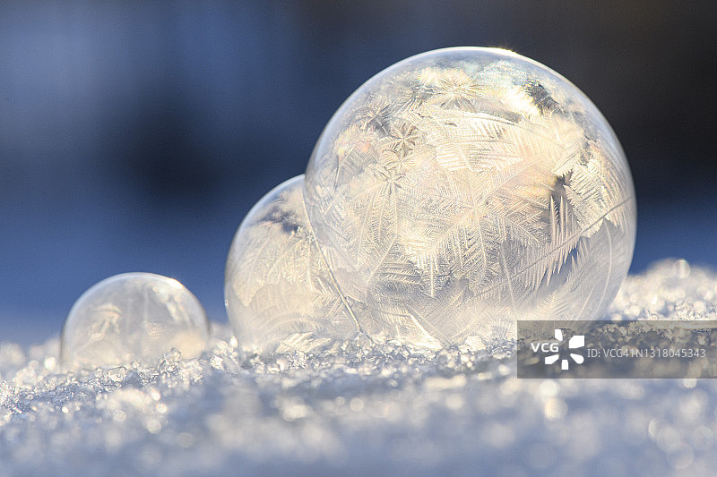 冬日磨砂气泡图片素材