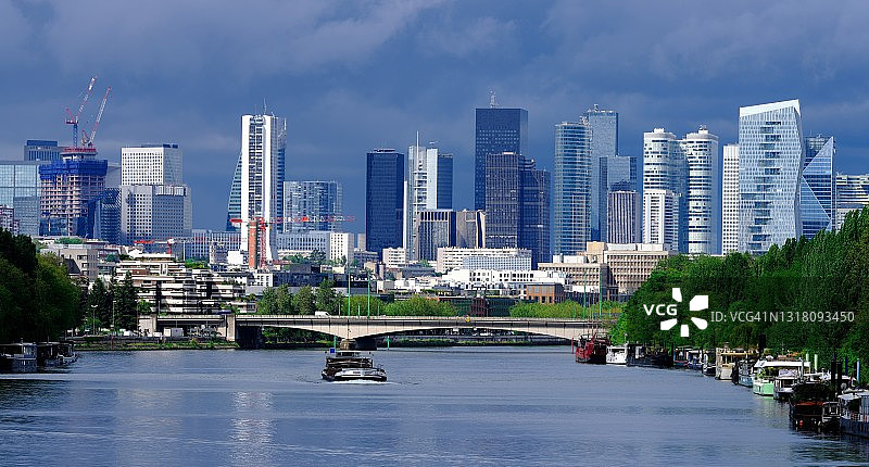 拉德芳斯商业区的神奇光芒图片素材