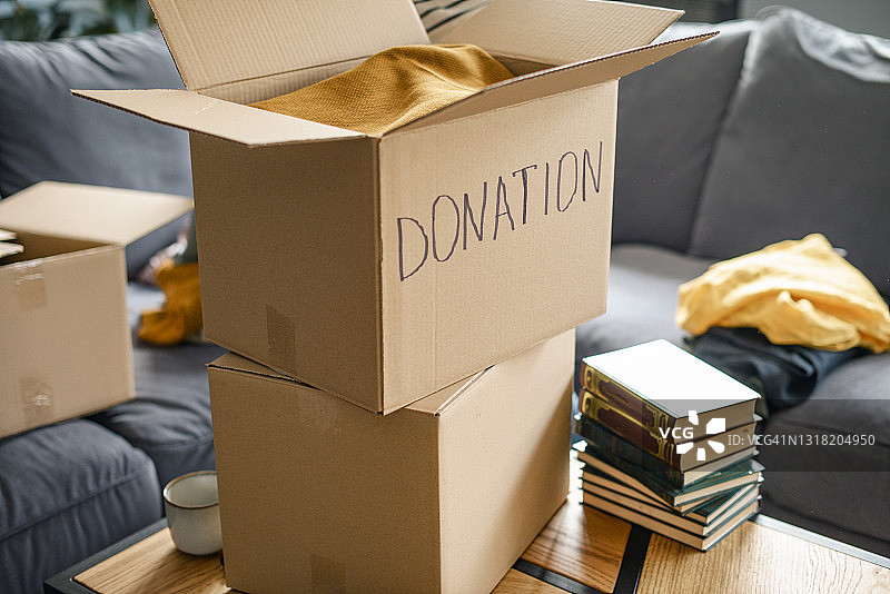 箱子里的捐款图片素材