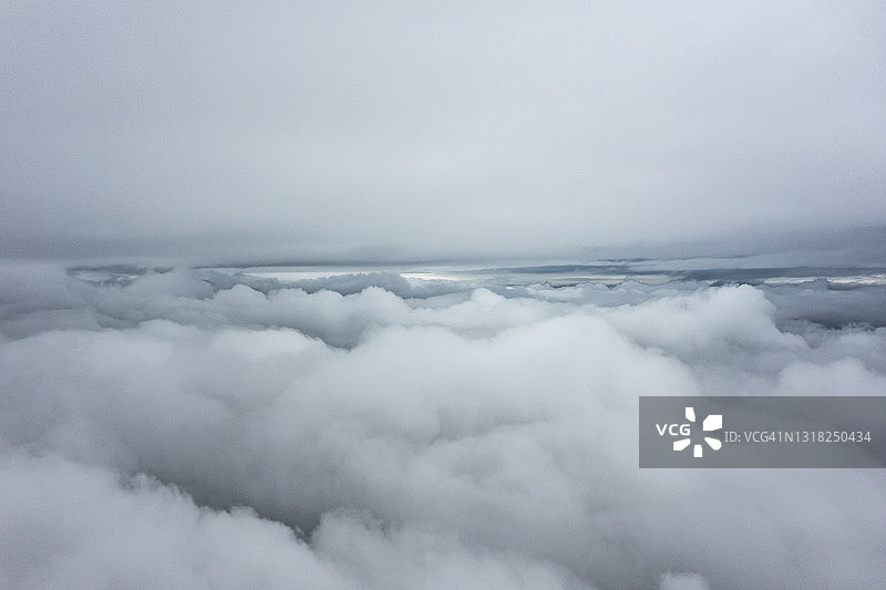 云海无人机视角图片素材