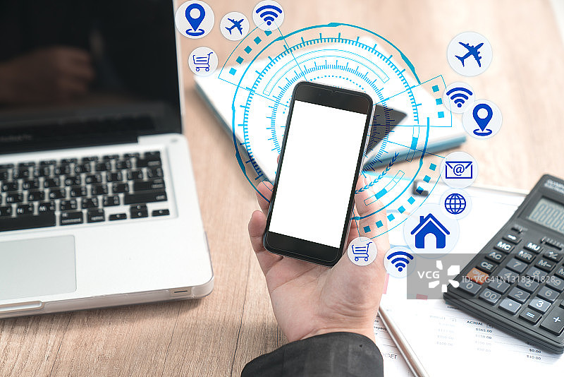 物联网：通过移动应用和智能手机、平板电脑在数字4.0时代的生活图片素材