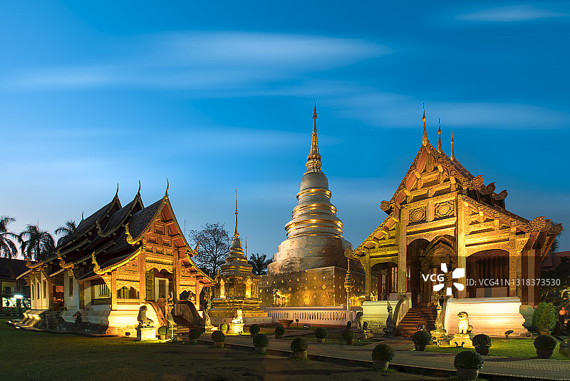 清迈，帕辛寺及其在泰国的倒影图片素材