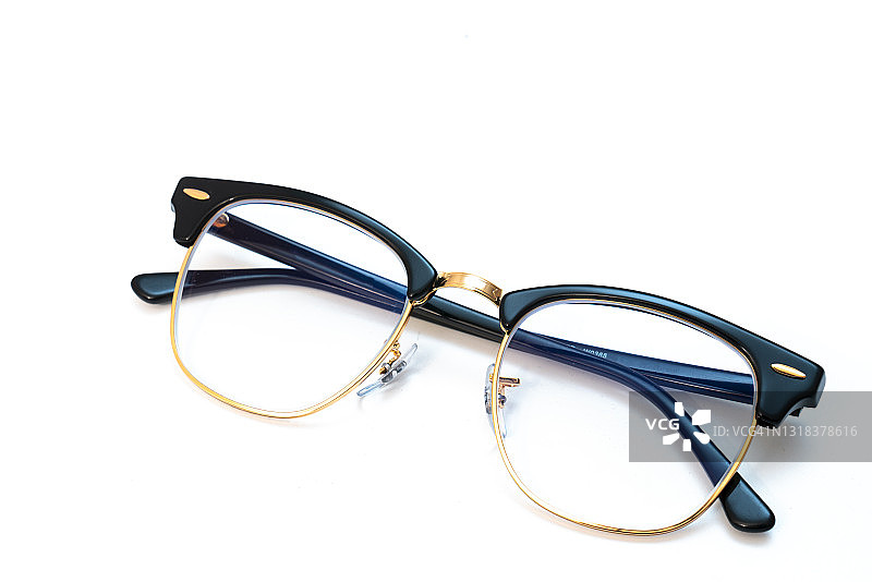 黑色眼镜，用于日常阅读，视力障碍人士，白色背景图片素材