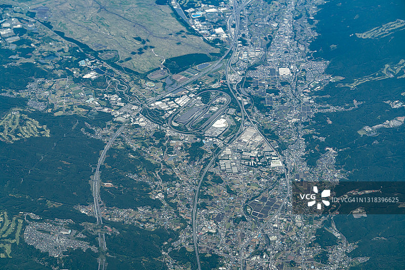 从飞机上俯瞰日本静冈县裾野市和御殿场市图片素材