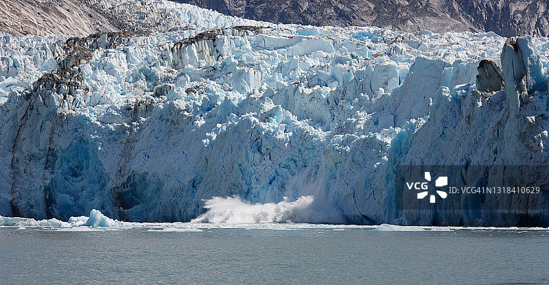 索耶冰川崩解图片素材