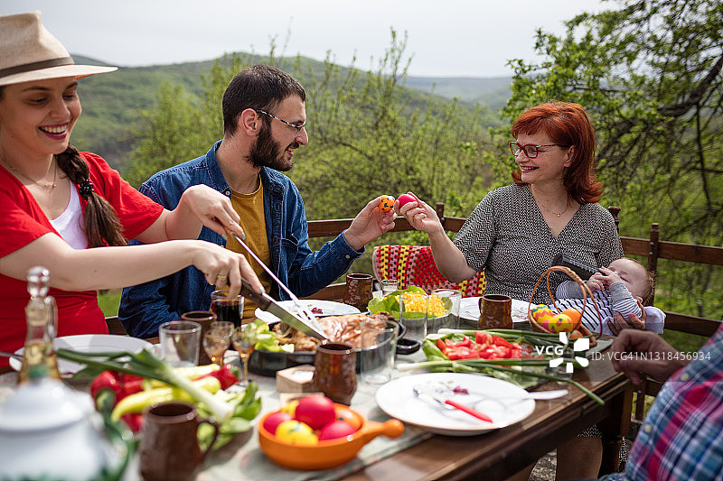 复活节家庭时光图片素材