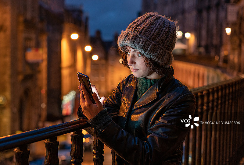 夜间消息图片素材