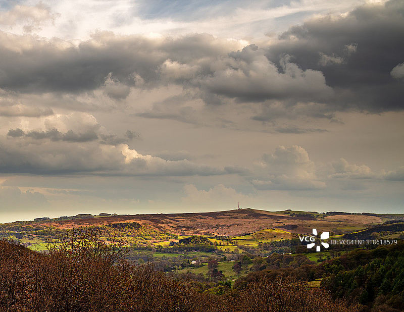 峰区上空可爱的云彩图片素材